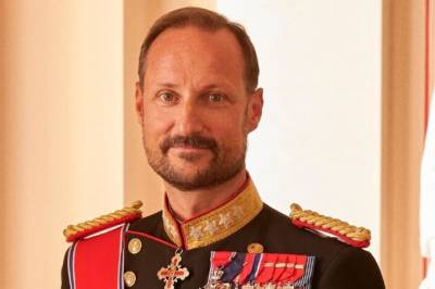 NÅ: Innkaller til historisk statsråd