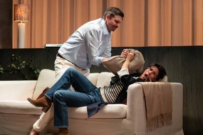 Teateranmeldelse: Kjernefamilien lider en sakte død i Tromsø 