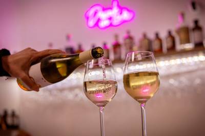 Bli med på alkoholfri bar i Paris