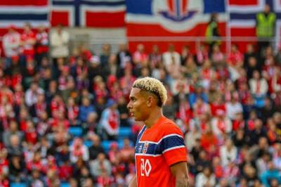 Tottenham jakter lynrask norsk landslagsving – som Erling Haaland «elsker»