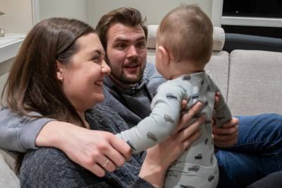 Kallar inn alle nybakte foreldre til parterapi