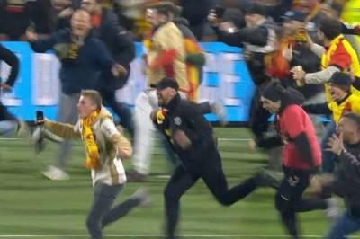 Se: Her stormer de banen