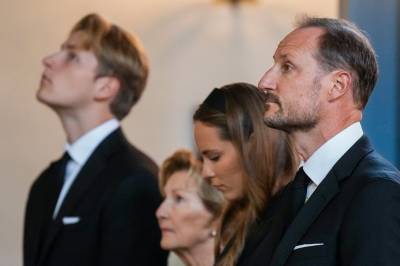Asker kirke ba for kongefamilien: – Hjelp oss å ta vare på hverandre
