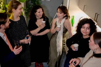 – Bare kryp inn vinduet. Det er det alle gjør.