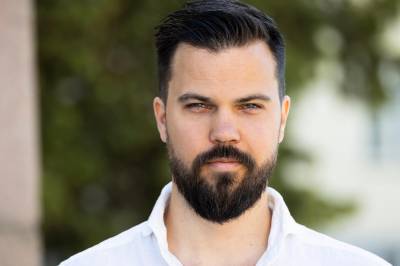 Desinformasjon fungerer ikke som en injeksjon, men som et miljø. Ikke som en sigarett, men som luftforurensning. 