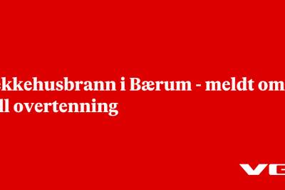Rekkehusbrann i Bærum - meldt om full overtenning
