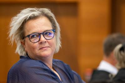 Saksøker staten: «Kvalitetsstempel å bli kalt konspirasjons-teoretiker»