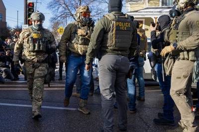 Folk mener at byen deres er okkupert. Oscar og familien har ikke vært ute på to måneder.