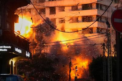 Nær 1000 drept og én million på flukt i Libanon etter israelske angrep