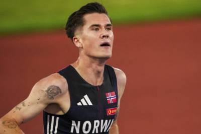 Rykker ut mot rivalen