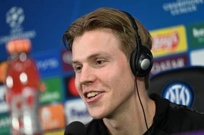 Sikker på at Hauge vokste på Milan-motgangen: – Har gjort ham godt