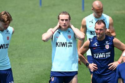 Thorstvedt og Hangeland møter pressen før åpen trening