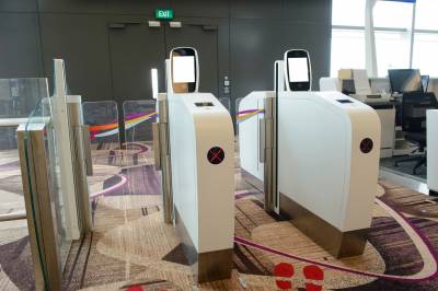 USA begynner å installere elektroniske gater på flyplassen med tanke på fotball-VM 2026