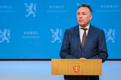 Forsvarsministeren legger frem dronestrategi for forsvarssektoren