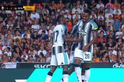 Yoane Wissa scorer mot Valencia CF