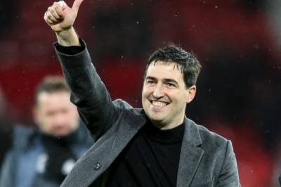 Liverpool skal gå inn i fotball-VM med ny manager