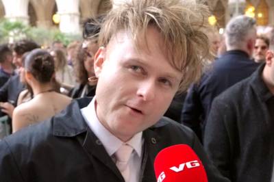 Lagde musikk med sexleketøy