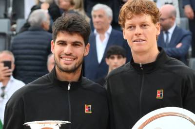 Carlos Alcaraz og Jannik Sinner vil gjerne spille som et doublepar minst én gang: 