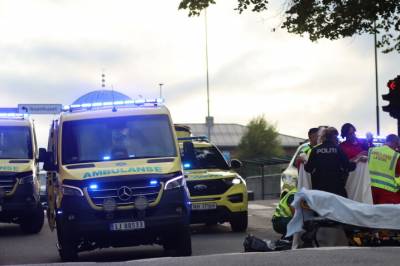 Mann i 60-åra død etter trafikkulykke