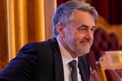 Leve kongen! (Eller ikke?)