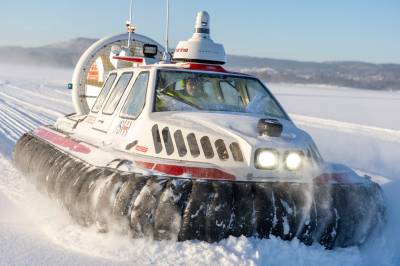 Klar for isredning: Luftputebåt på plass i Sandvika