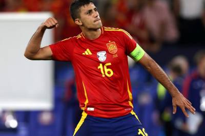 Ny overraskende vending i kampen om Rodri Hernández, som nå må velge mellom Barça og Real Madrid