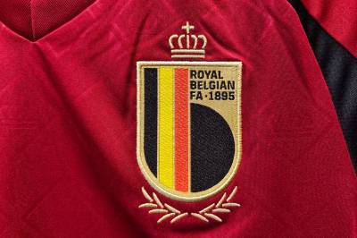 Belgia slutter seg til motstanden mot FIFA-president Gianni Infantino og minner om kontroversen rundt Baloguns røde kort