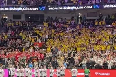 Håndballjentene hyller fansen: – Følte oss som fotballstjerner