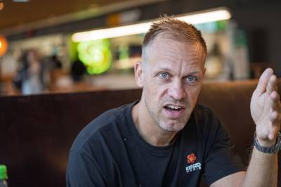 Mads Hansen med syrlig stikk til influenserparet: – Hyklersk