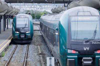 Høyre-topp om togtrafikken: – Helt parodisk