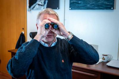 Speider etter nye, store kontrakter og marsipankake