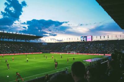 Hva skaper hjemmefordelen i norsk fotball?