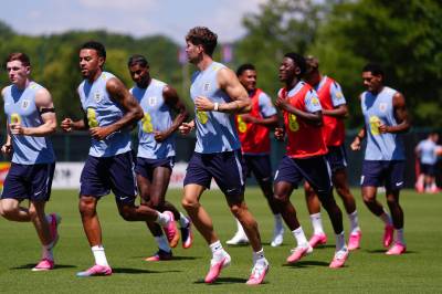 England-bilder vekker oppsikt: Mangler flere stjerner