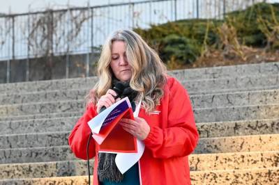 Dropper toget, men får til markering