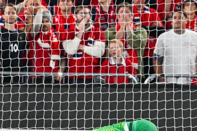 Ekspertene slår ring rundt Nyland: Advarer fotballfansen mot å miste gangsynet totalt