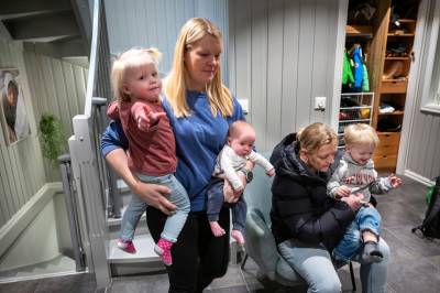 Tre barn på tre år: – Lettere å bare kjøre på