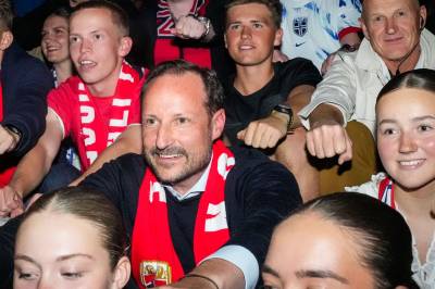 Kronprinsen til USA for å se kvartfinale