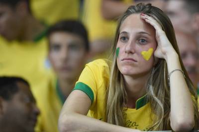 Halve Brasil gir blaffen i VM