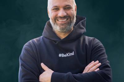 Marco Elsafadi til Hadeland med «Kraften av å bry seg»