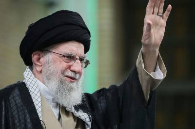 Iran bekrefter at Ali Khamenei er drept