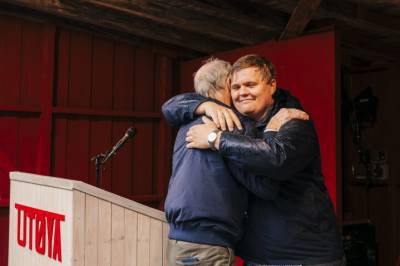 Deler hatmeldinger mot AUF-lederen