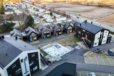 Oppdaget skader på helt nye feriehus. Nå er bygge­firmaet konkurs.