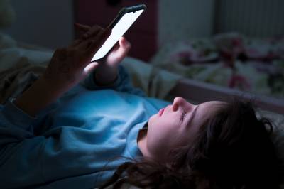 Nye funn om skjerm og konsentrasjons­vansker hos barn: Én type skjermbruk pekte seg ut