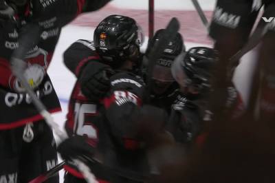 Carl Persson med mål mot HV71