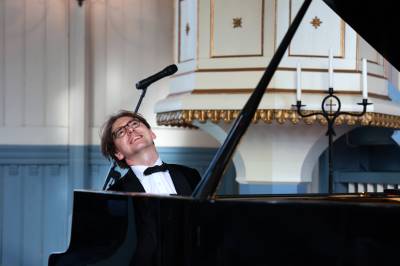 Greg briljerte og stortrivdes i Vik kirke: – Det beste publikummet