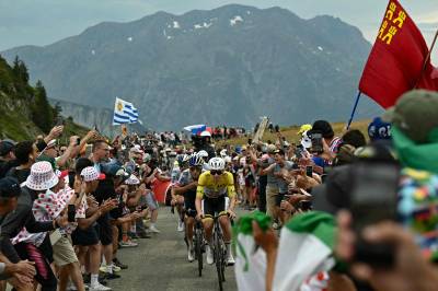 Siste etappe av Tour de France kortes ned – nærmer seg brannene