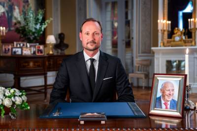 Kong Haakon i talen om sin far: –Takk for at du var en så god pappa for Märtha og meg