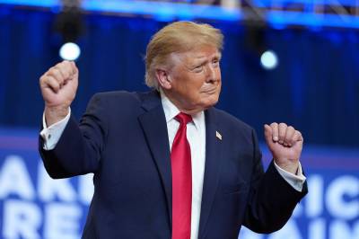 Trump ønsker Flavio Bolsonaro velkommen til USA