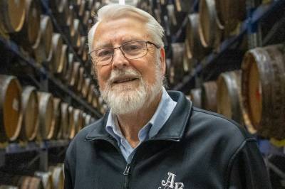 – Nordmenn flest behandler akevitten helt feil, sier juleakevitten far. Særlig advarer han mot én vanlig tabbe