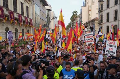 Store demonstrasjoner i Ceuta etter migrantkrisen